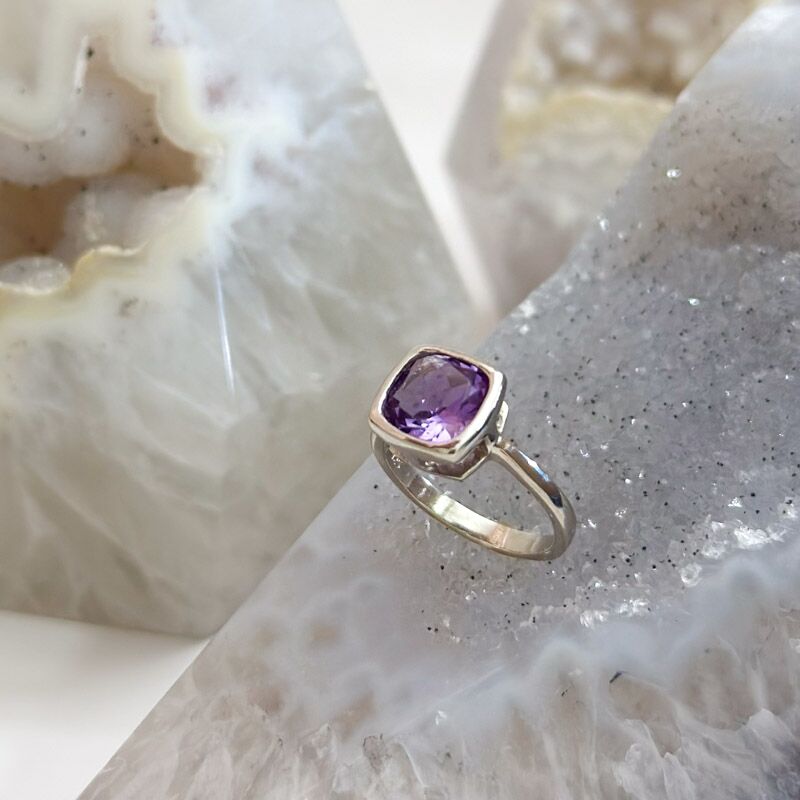 טבעת אמטיסט מרובעת - לילי