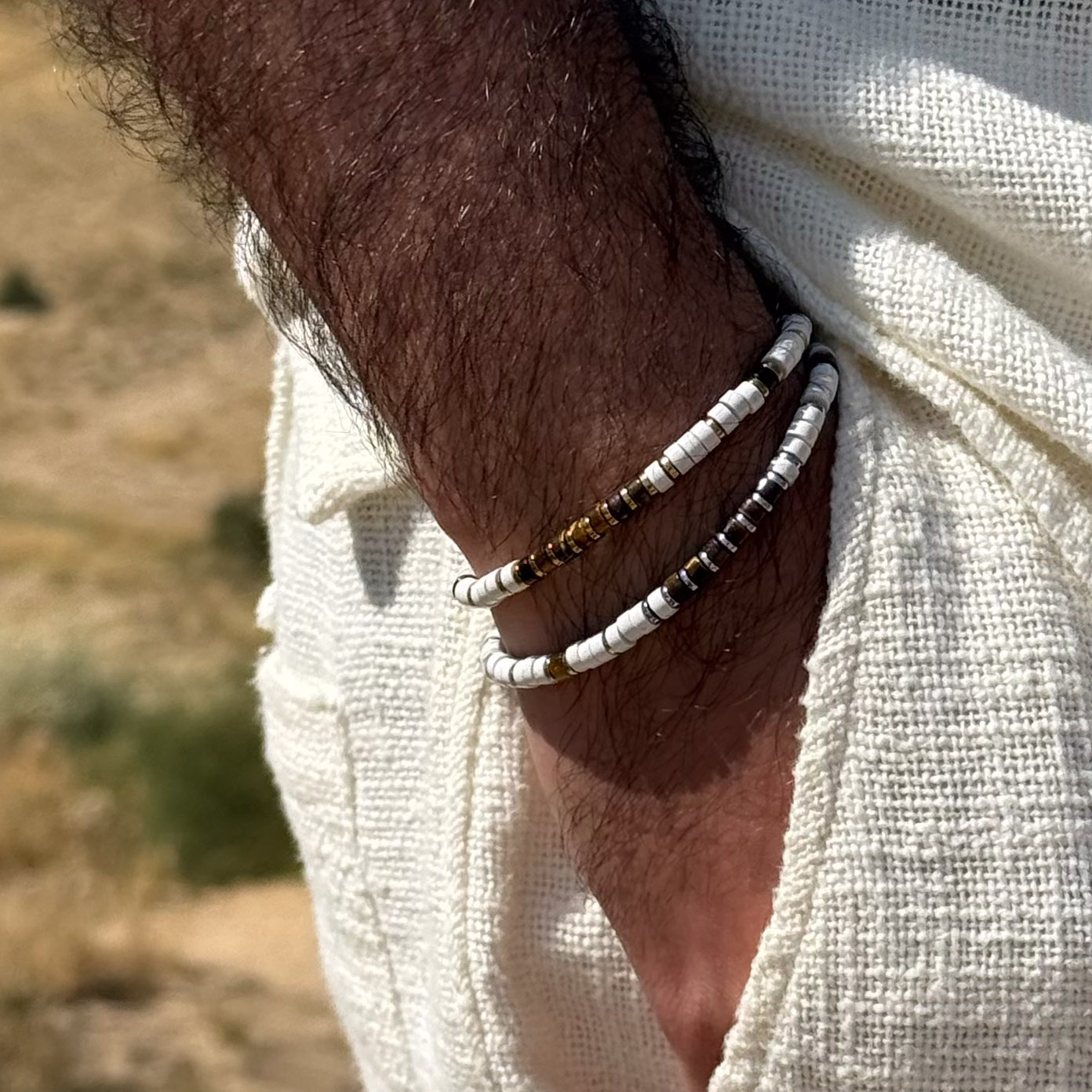 צמיד עין הנמר, המטייט והיולייט- חיבורים
