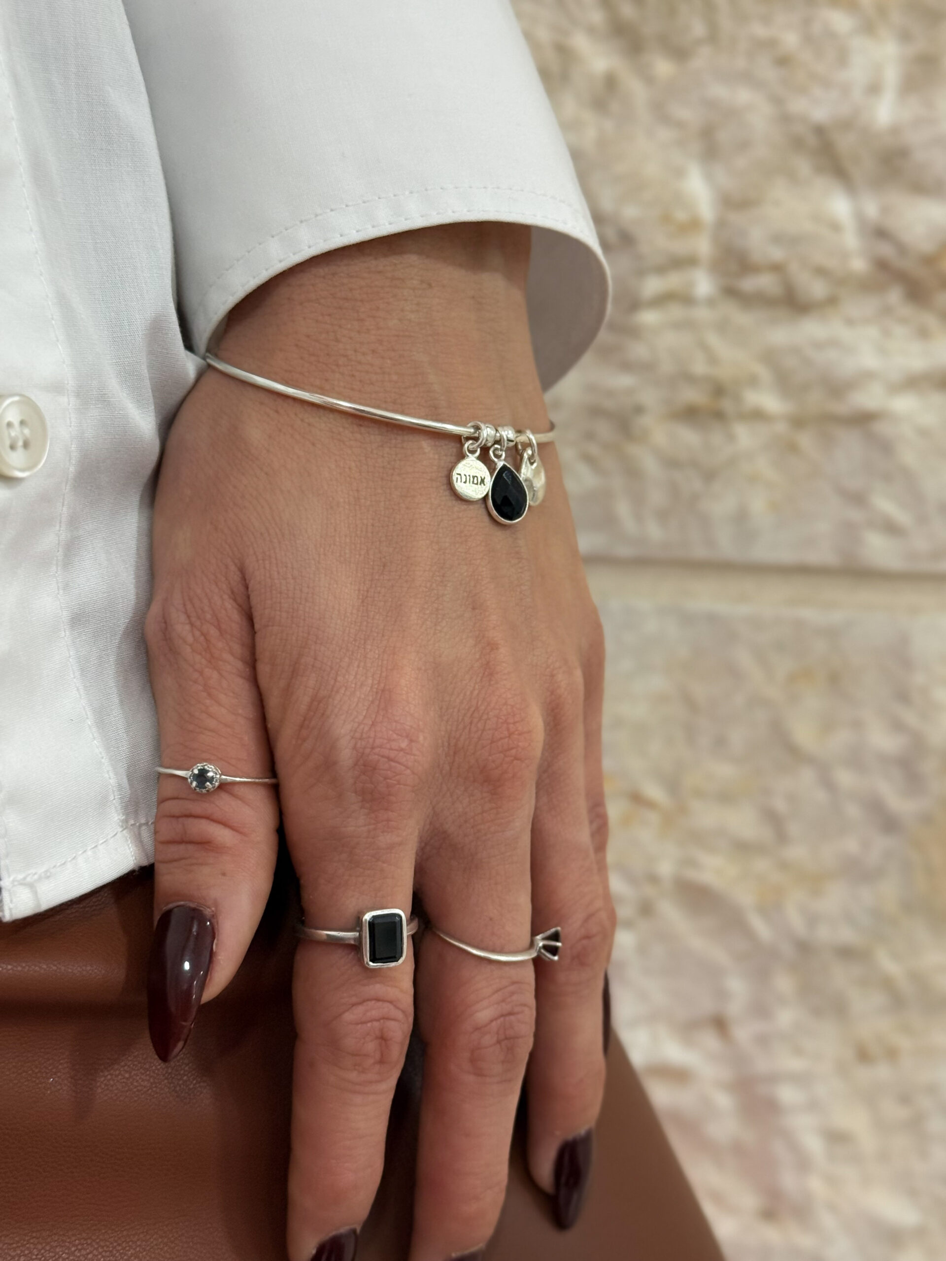 צמיד אוניקס גאיה אלד – 72 השמות
